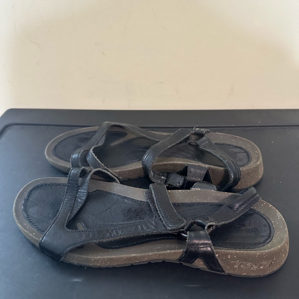 Teva Cabrillo Universal black leather & cork ankle strap wedge sandals 8.5